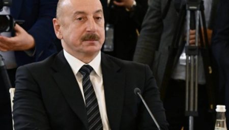 Azerbaycan Cumhurbaşkanı Aliyev ile Sırbistan Cumhurbaşkanı Vuçiç telefonda bir araya geldi