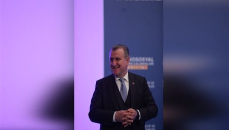 Bakan Bak’tan Ziraat Bankkart’a tebrik mesajı