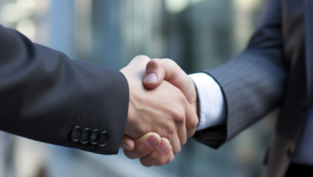 Bakan Bolat, Bakan Pinto Luz ile temas kurdu