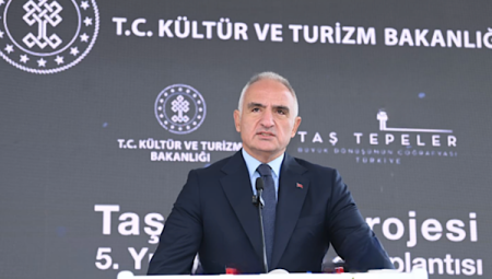 Bakan Ersoy, Özbek heyeti ağırladı