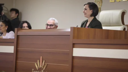 Başkan Kınay’dan Karabağlar Meclsi’nde demokrasi, sorumluluk ve emek vurgusu