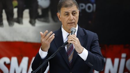 Başkan Tugay: Bu haksızlık bitmedikçe eylem de bitmez