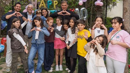 Başkan Tugay, Hasanağa Bahçesi’nde vatandaşlarla bir araya geldi