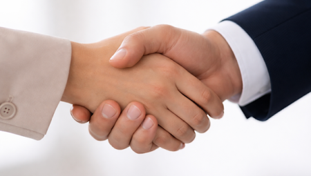 Bayraktar, OECD Kilit Mineraller Forumu kapsamında Faslı mevkidaşı Benali ile müzakere etti