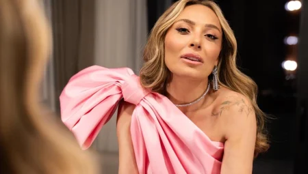 ‘Bonbon şekeri’ Ziynet Sali’ye sahnede doğum günü sürprizi!