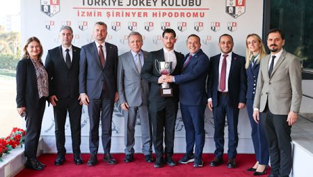 Buca Belediye Başkanlığı Koşusu’nu Önderbeyim birincilikle tamamladı