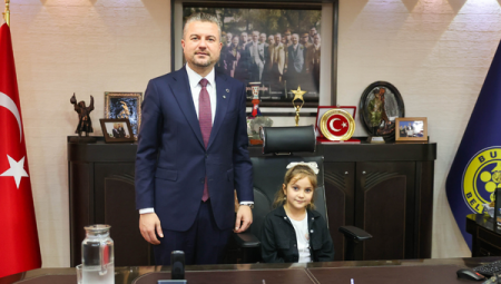 Buca’da başkanlık koltuğu Adasu’ya devredildi