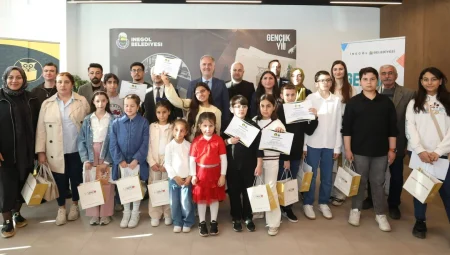 Bursa İnegöl’de carpici gelisme: Nöbetçi Kitaphanelerin ‘en’leri ödüllendirildi