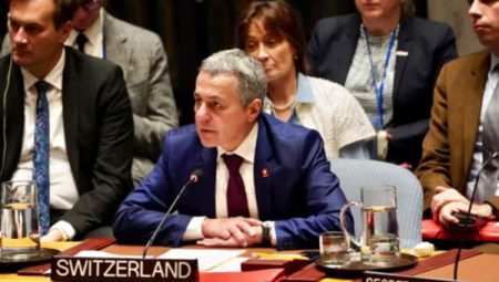 Cassis, Baden-Württemberg Başbakanı Kretschmann ile bir araya geldi