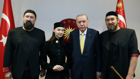 Cumhurbaşkanı Erdoğan, Ay Yola müzik grubunu tasvip etti
