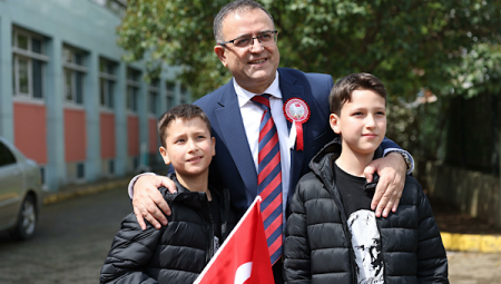 Derince’de 23 Nisan kutlama programı yoğun katılımla resmen cereyan etti