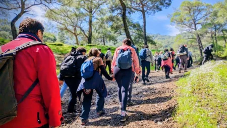 Efes Mimas Yolu’nda bahar yürüyüşü – İzmir’de