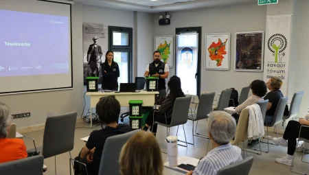 Efes Tarlası Yaşam Köyü’nde bokaşi kompost eğitimi: İzmir’de carpici gelisme