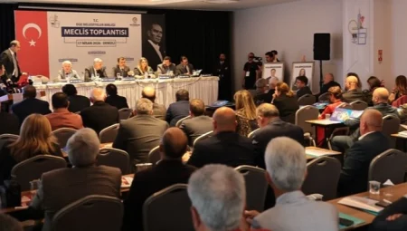 Ege Belediyeler Birliği’nde Başkan Çavuşoğlu güven tazeledi