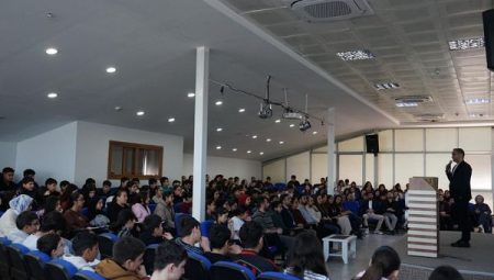 Esenyurt Belediyesi’nden öğrencilere sınav kaygısı ve motivasyon semineri