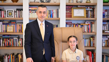 Esenyurt’ta koltuk çocuklara emanet edildi