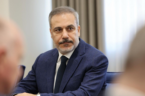 Fidan, KKTC Başbakanı Üstel ile temas kurdu