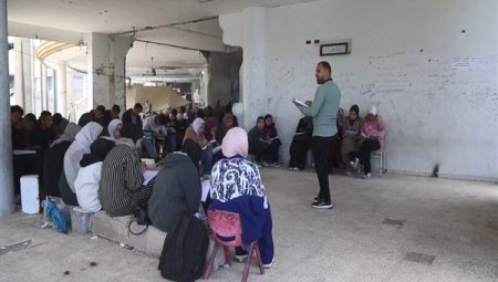 Gazze’de eğitim savaşın gölgesinde sürdürülüyor