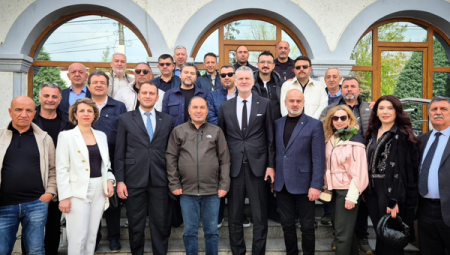 Gemlik heyeti, Navodari Belediyesi’nde görüşmeler yerine getirdi