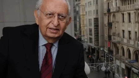 Hüsamettin Cindoruk hayatını kaybetti