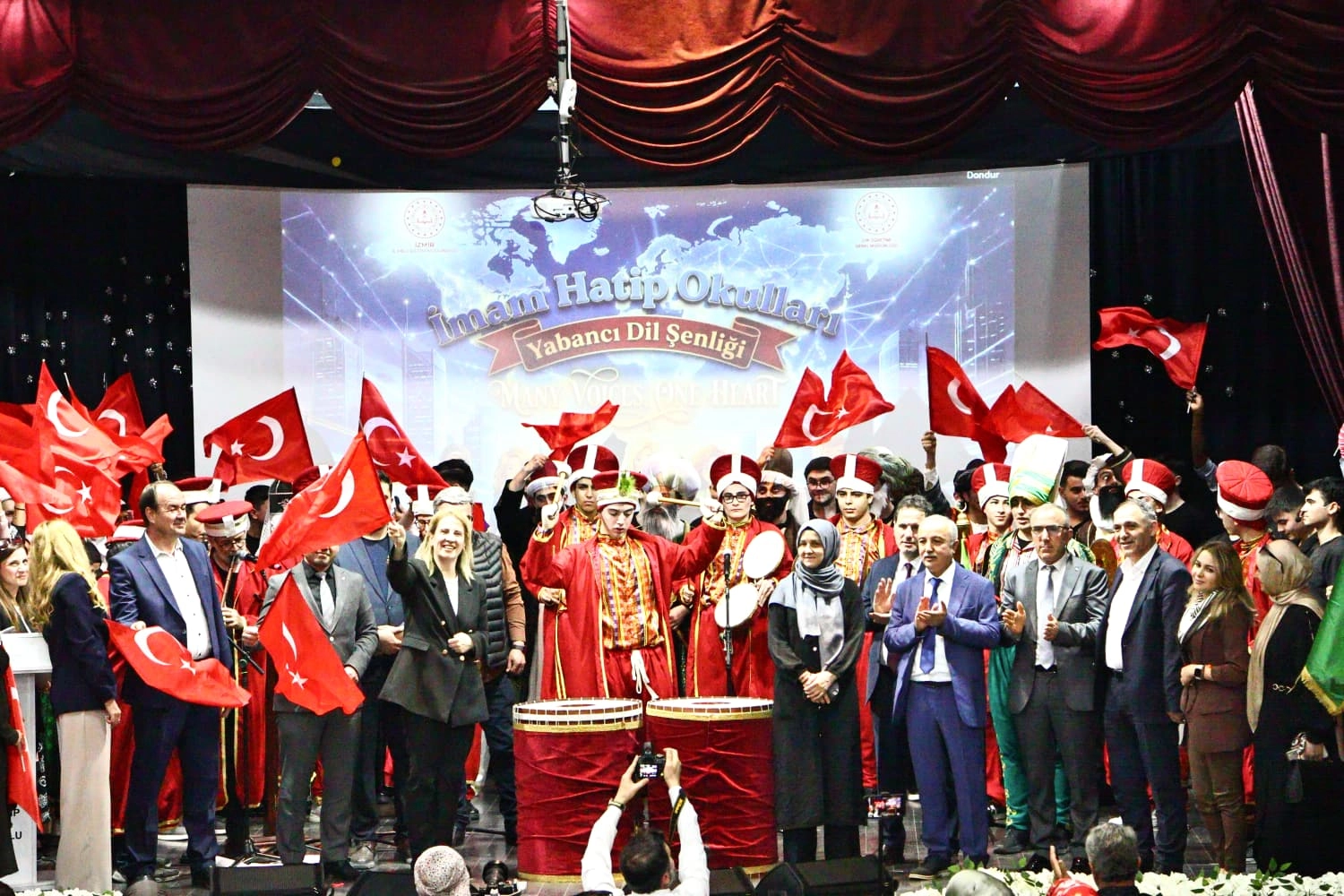 İmam Hatipliler ‘Yabancı Dil Şenliği’nde temas kurdu – İzmir’de