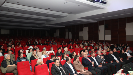 İnegöl’de edebiyat ve musiki aynı sahnede bir araya geldi