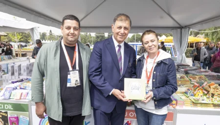 İzmir baharı kitapla karşılıyor