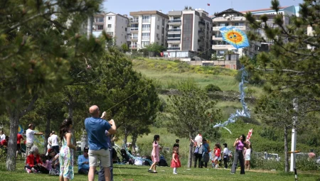 İzmir Bornova’da gökyüzü uçurtmalarla şenlenecek