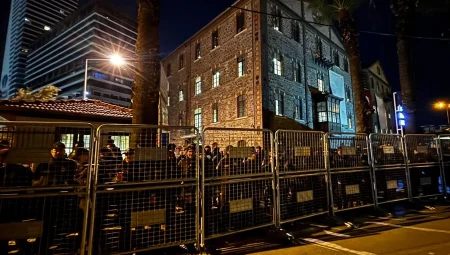 İzmir Meslek Fabrikası’na polis kuşatmasında tahliye girişimi! Başkan Tugay: Bu mülk İzmir halkınındır