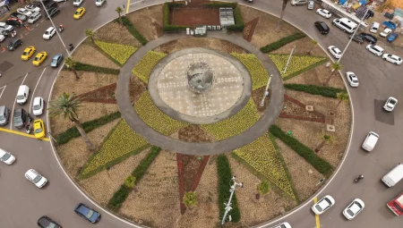 İzmir’in kalbi çiçek açtı