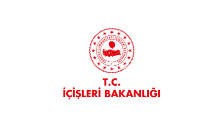 Kadıköy’de teknede çıkan yangında 4 kişi kurtarıldı