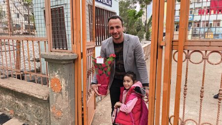 Karaköprü’de velilerden öğretmenlere dayanışma ziyareti