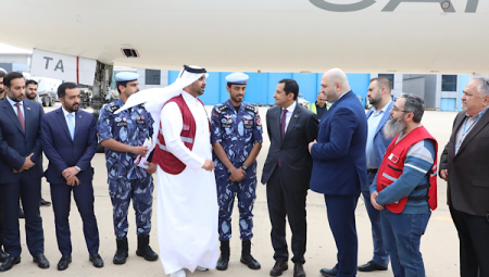 Katar’dan Lübnan’a 100 tonun üzerinde insani yardım gönderildi