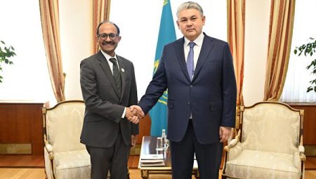 Kazakistan Dışişleri Bakanı Kosherbayev, UNDRR Başkanı Kishore ile müzakere etti