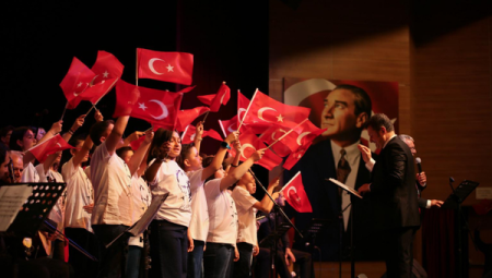 Kepez’de 23 Nisan konseri düzenlendi