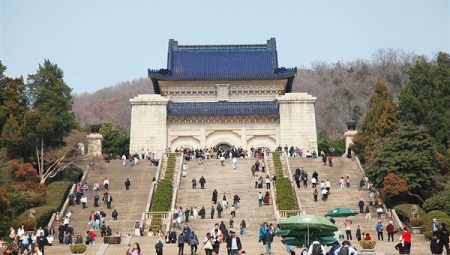 KMT Genel Başkanı Cheng, Sun Yat-sen Anıt Mezarı’nı bir araya geldi