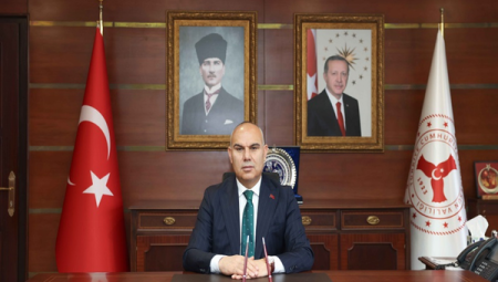 Koç: Polis teşkilatımız fedakarca görev yapıyor