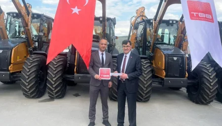 Kütahya Belediyesi’ne TBB’den yeni iş makinesi desteği