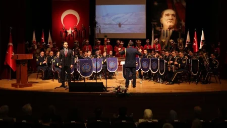 Kütahya’da İstiklale giden yolda Türkiye şehitlerini anıldı