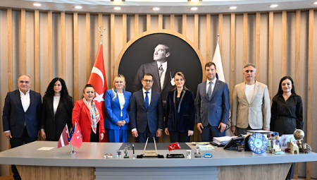 Letonya Büyükelçisi Hasans, Büyükşehir Belediyesi’ni ziyarette bulundu