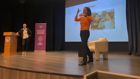Maltepe’de okullarda artan şiddet konulu panel düzenlendi