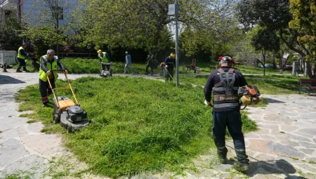 Maltepe’nin parklarında yaz hazırlığı