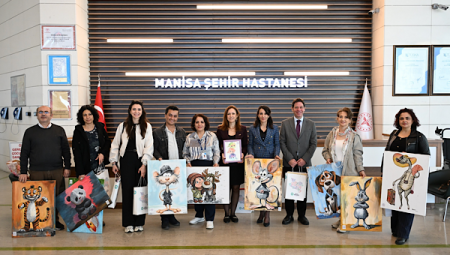 Manisa’dan hastanelerin çocuk servislerine 23 Nisan etkinliği