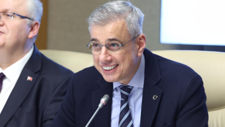 Memişoğlu: Türkiye’den İran’a 6 tırlık tıbbi yardım konvoyu gönderiliyor