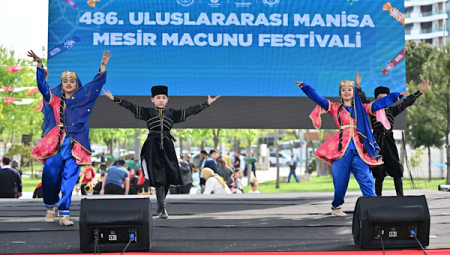 Mesir Festivali’nde dünya kültürleri Manisa’da temas kurdu