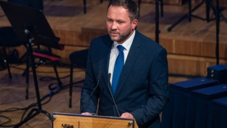 Meşru müdafaa hakkının arkasında dimdik duruyoruz – Tsahkna: Ukrayna’nın