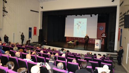 Mete Yarar’dan Trabzon’da “Yeni Dünya Düzeni” analizi