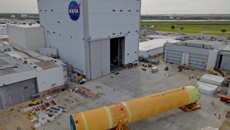 NASA, Artemis III ana aşamasını Kennedy Uzay Merkezi’ne gönderiyor