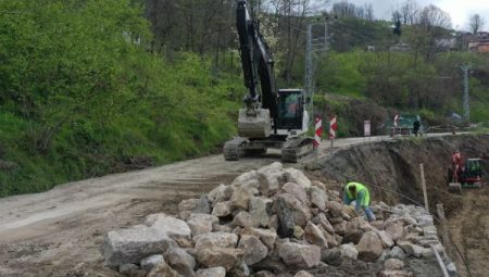 Ordu’da heyelan riskine karşı taş duvar çalışması