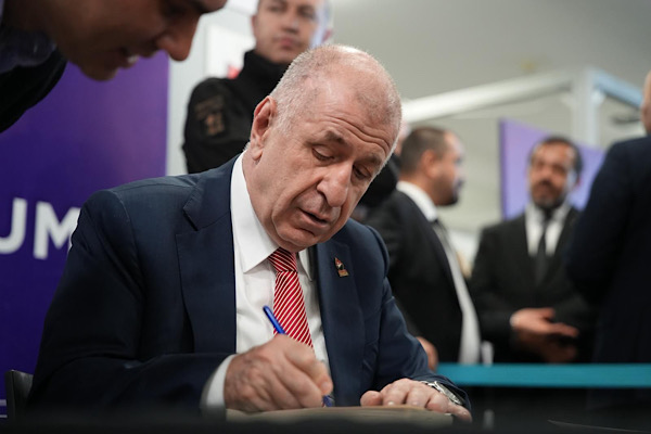 Özdağ, Ordu ve Siyaset İlişkileri Söyleşisi’ne iştirak etti